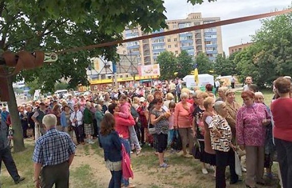 Россияне "выбьем зубы" патриоты!