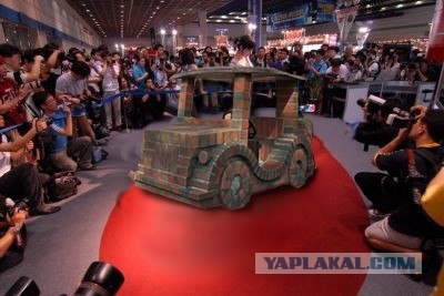 Ну что, красивая, поехали кататься?