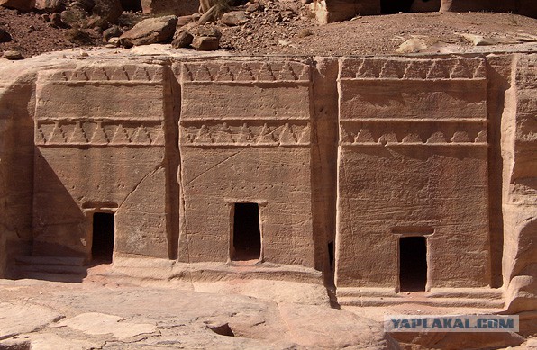 Иордания. Петра. Эль-Хазне. Новодел после приличного потопа