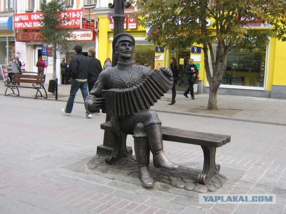 10 самых веселых памятников в России