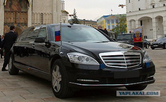 Кортеж нашего президента за бугром