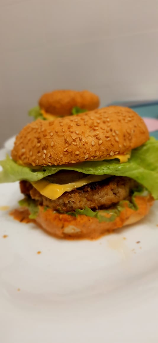Гамбургер, 3 раза завоевавший 1-е место в конкурсе US Best Burger Awards