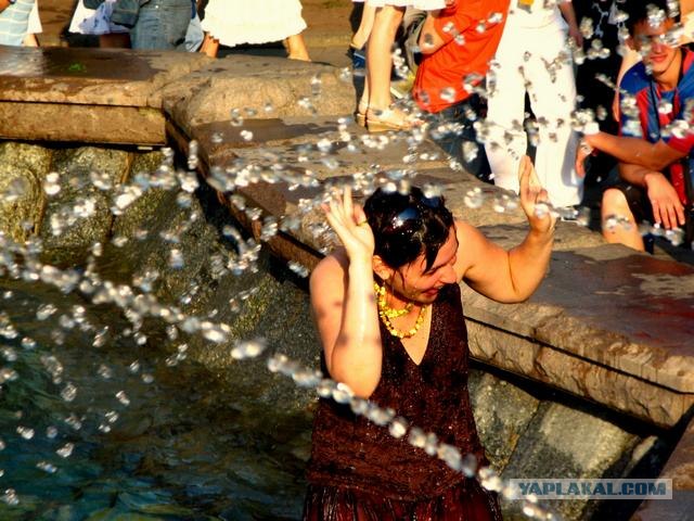 Водные процедуры у Кремля.