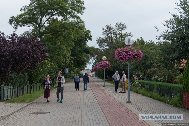 Двор в Карелии и двор в Финляндии