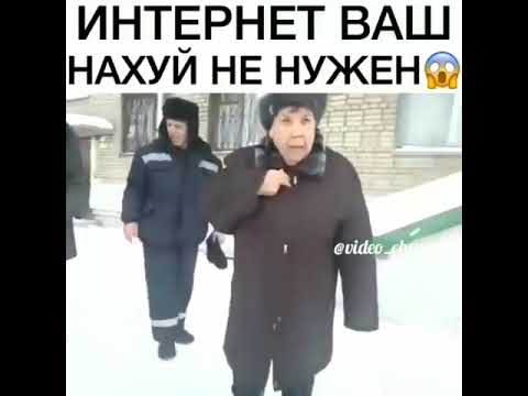 Дистанционное обучение возле столба с Wi-Fi