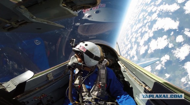 Российские ВКС запустили гиперзвуковую ракету «Кинжал»