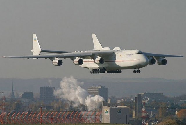 Самый большой самолет в мире - Antonov-2257621