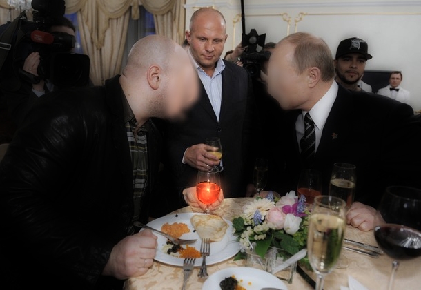 Команда празднует победу
