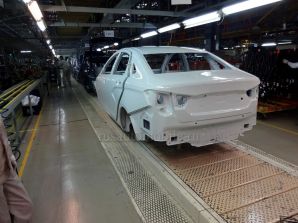Lada Vesta на конвейере