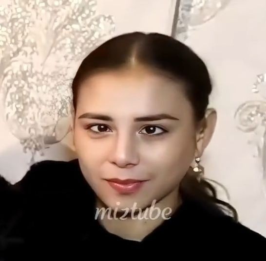 А эта свадьба, свадьба, свадьба пела и плясала