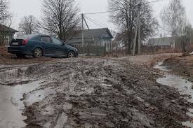 Жизнь в новостройках: Пробка на выезд в подмосковном ЖК