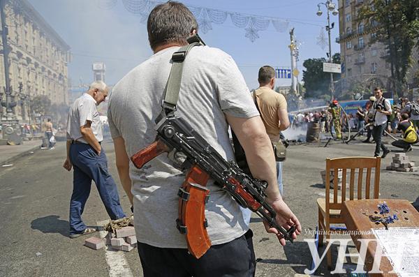 На Майдане снова горят шины