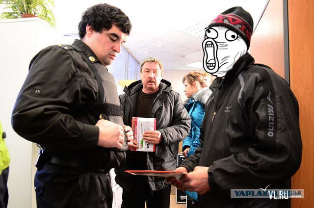 Фотожаба: Приставы и страховщики.