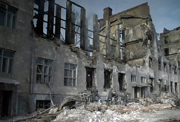 25 лет назад в России в страшном пожаре заживо сгорели 57 сотрудников МВД. Почему виновных не смогли найти?