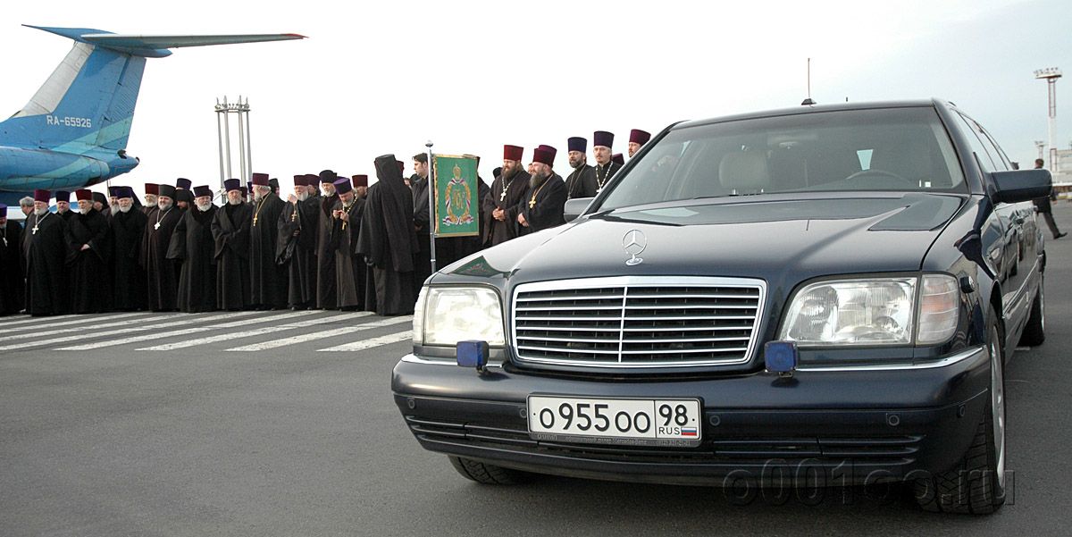 Патриарх Кирилл призвал священнослужителей ездить на недорогих автомобилях https://s00.yaplakal.com/pics/pics_original/6/6/2/4666266.jpg