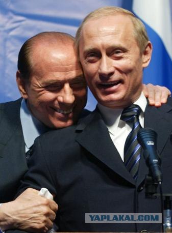 Директор ЦРУ подал в отставку из-за измены жене