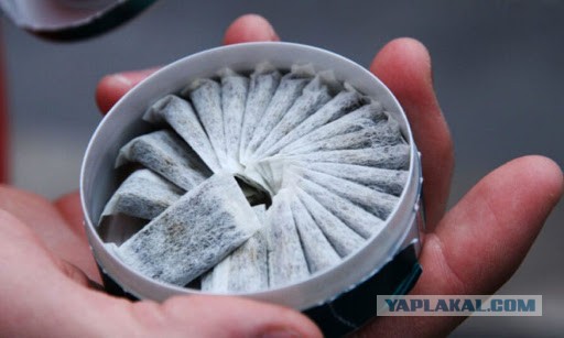Почему в старых фильмах все подряд и всю дорогу курили?!