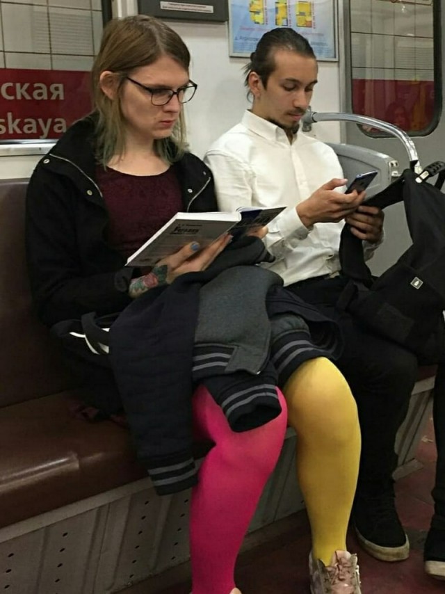 Не переводятся модники в подземельях нашего метрополитена
