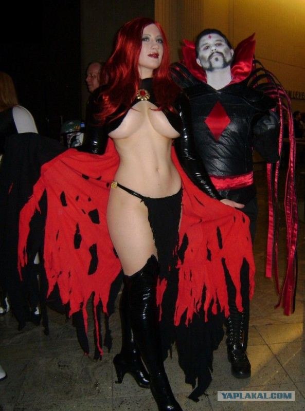 Девушки с Comicon 2012