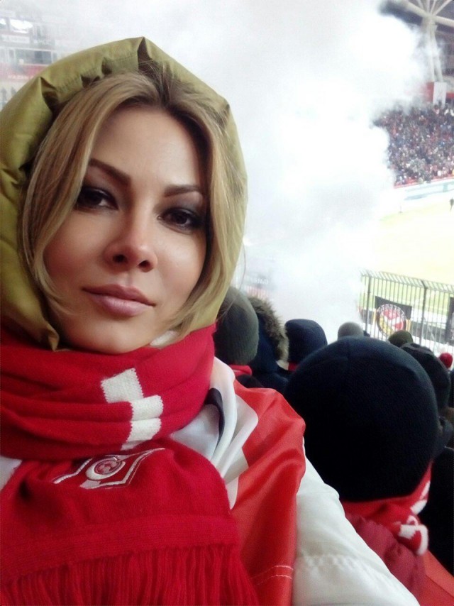 Диалоги о футболе, спорте, хобби.