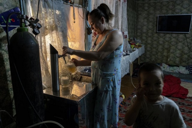 Аральское море почти исчезло, но в маленьких городах и деревнях есть признаки жизни