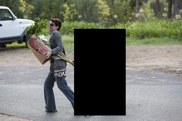 Необычная банда в Южной Африке терроризирует людей