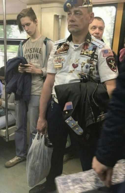 Новый охранник в лечебнице, коллеги!