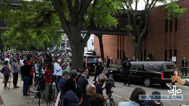 В Миннеаполисе состоялась церемония прощания с Джорджем Флойдом