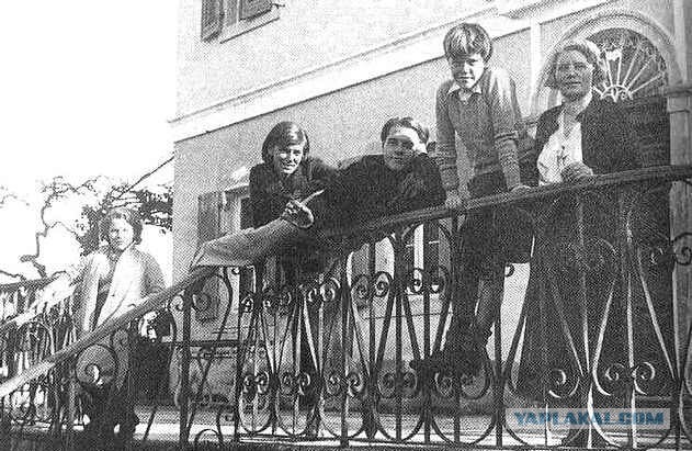 Дарреллу - 90!