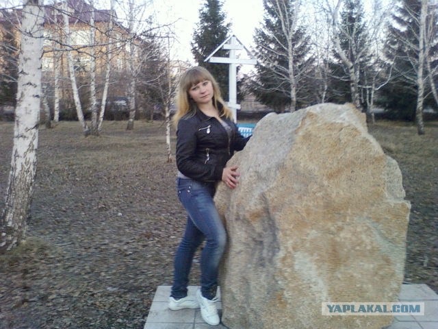 Малолетние дуры устроили фотосессию на кладбище