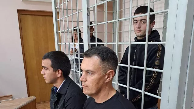 Курский суд арестовал четвертого обвиняемого по делу об отравлении шаурмой.