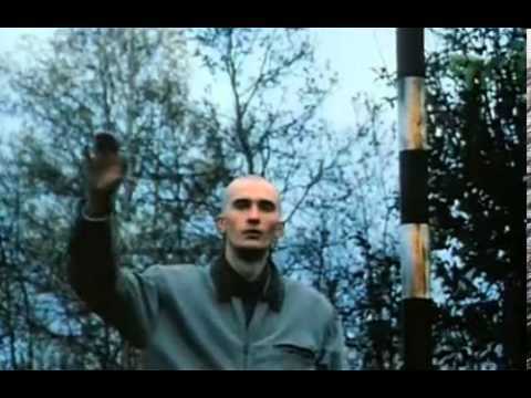 Фильмы на ТВ. Какого хера их показывать, вырезая всё главные кадры?