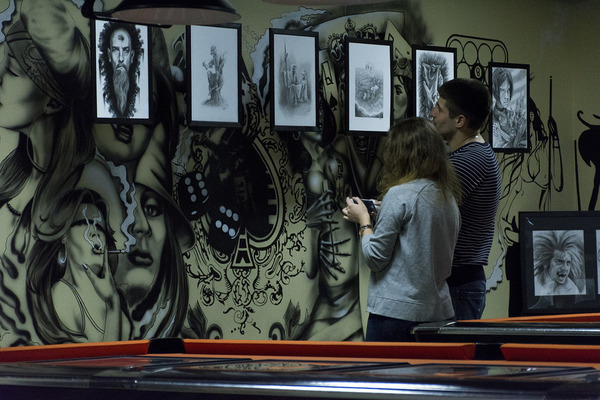 Выставка Загарика в Питере. "Мой карандаш рисует рок"