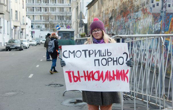 Почему мужчина обязан отдавать зарплату жене?