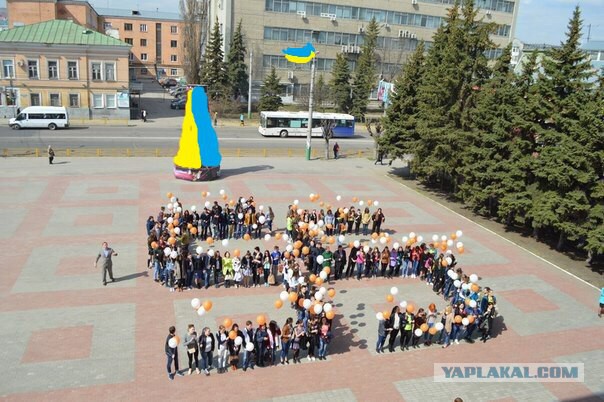 Флешмоб в честь Дня космонавтики в Пензе..