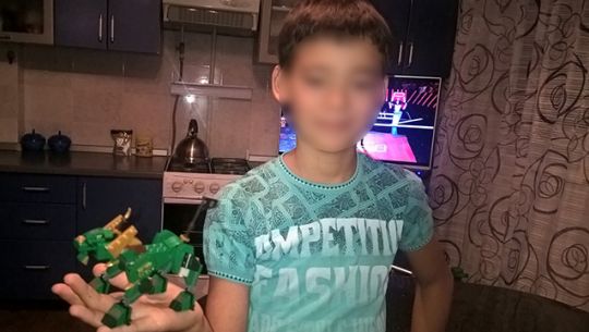 Мать 11-летнего мальчика, погибшего под глыбой на ледяной горке, попросила о помощи