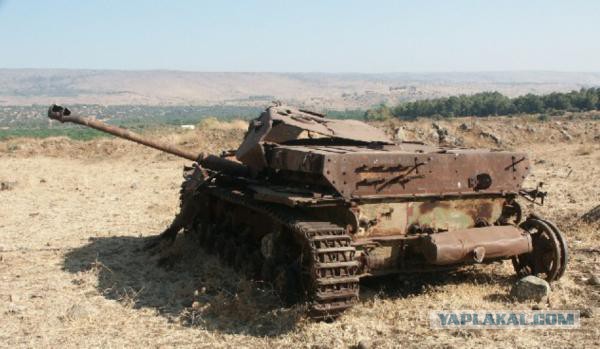 Танки поглощенные природой. Всё проходит...