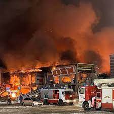 Самый большой в мире цилиндрический аквариум лопнул в Берлине