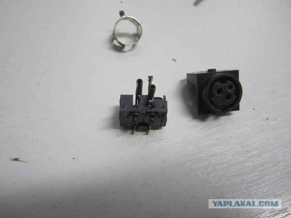 Древний ноутбук ADX7325S