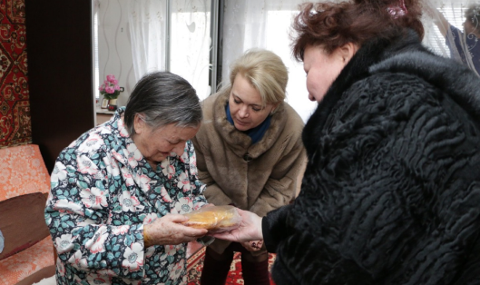 Чиновницы, которые поздравили блокадников в Керчи хлебом, написали заявления на увольнение