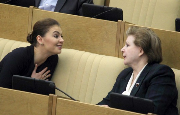 Терешкова обвинила "простых людей"