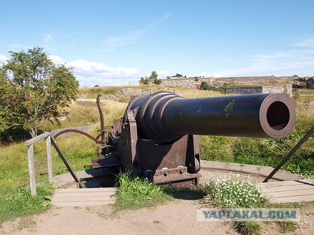 Старые русские пушки крепости Суоменлинна