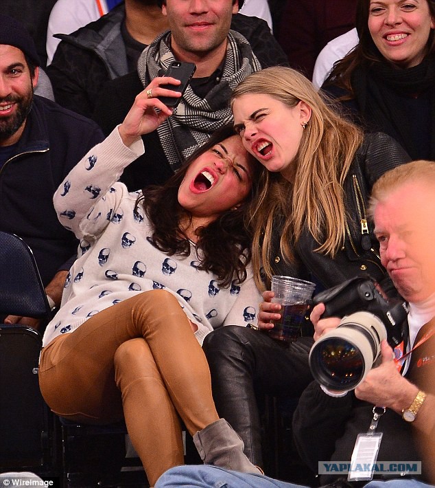 Сладкая парочка на отдыхе (16+)