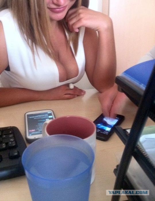 "Подглядываем" за девушками