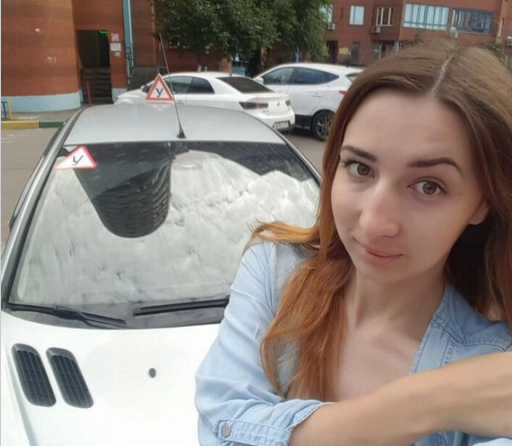 Девушки и обычная жизнь