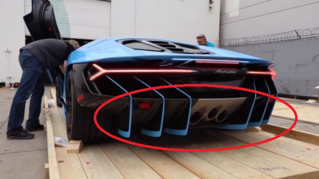 Распаковка суперкара Lamborghini Centenario