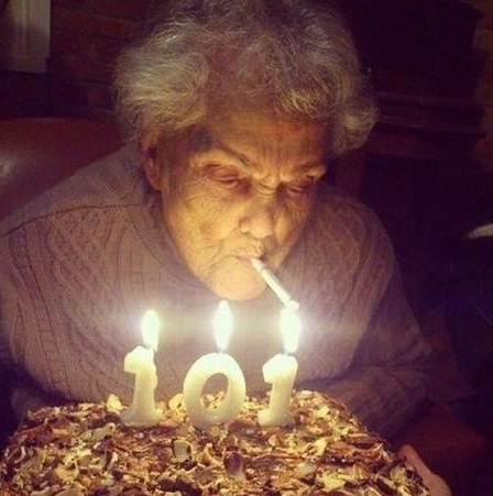 Девоньки, мне 56 лет! Я ваши ужимки насквозь вижу!