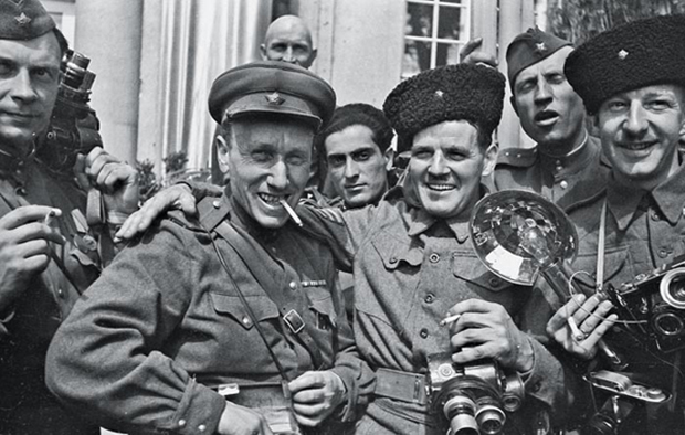 Фотографии советского освобождения Освенцима являются поддельными