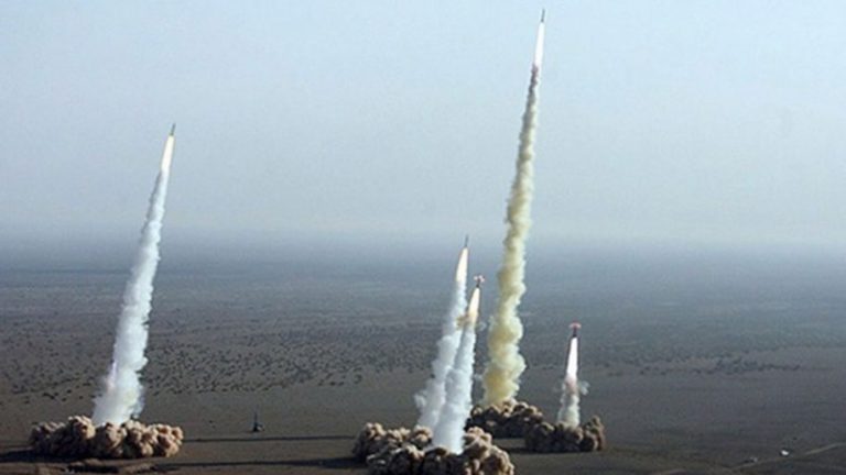 Axios: Иран запустил шесть ракет по базам США в Катаре
