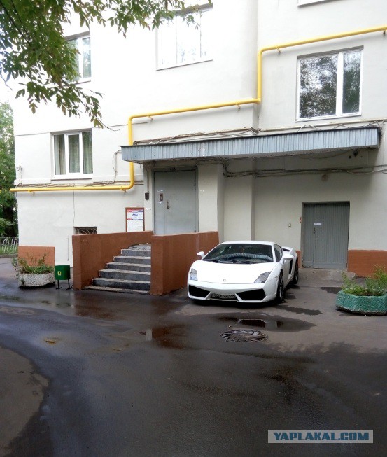 Девушка на Lamborghini прокатилась по Сочи со скоростью 300 километров в час. Теперь ей грозит лишение прав на полгода